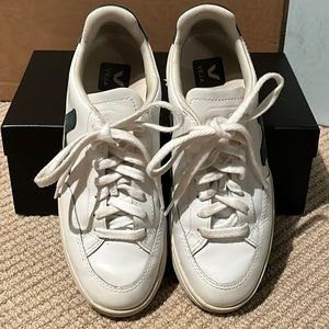 Veja white with green shoes